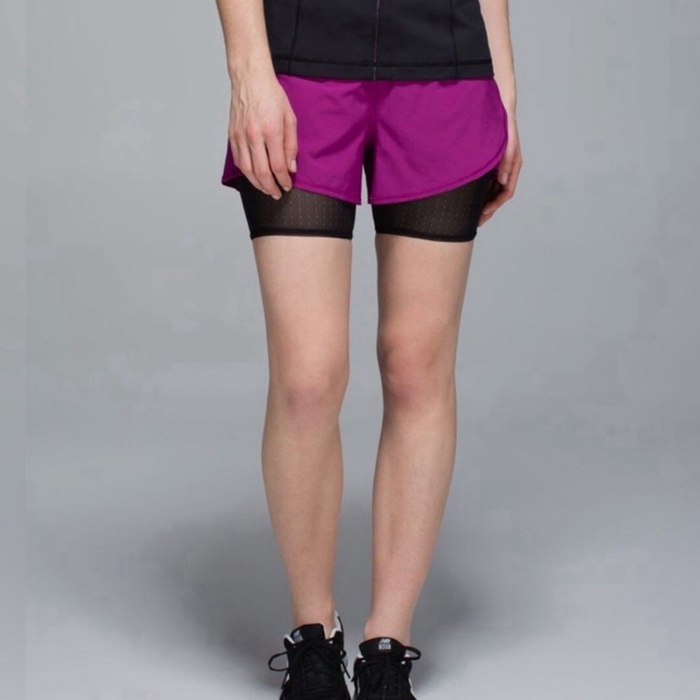 Lululemon Hot To Street Regal Plum / Black Women’s Size 12 Lined Short